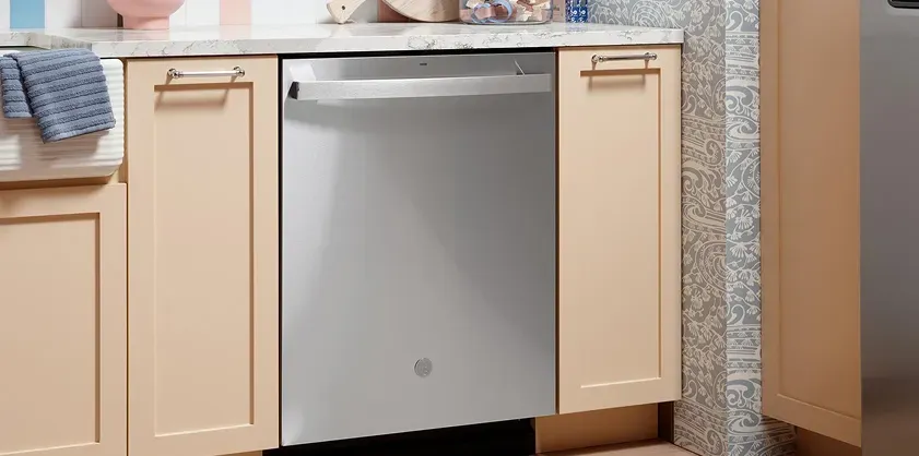 ge-GDT670SYVFS-energy-star-dishwasher-with-sanitize-cycle